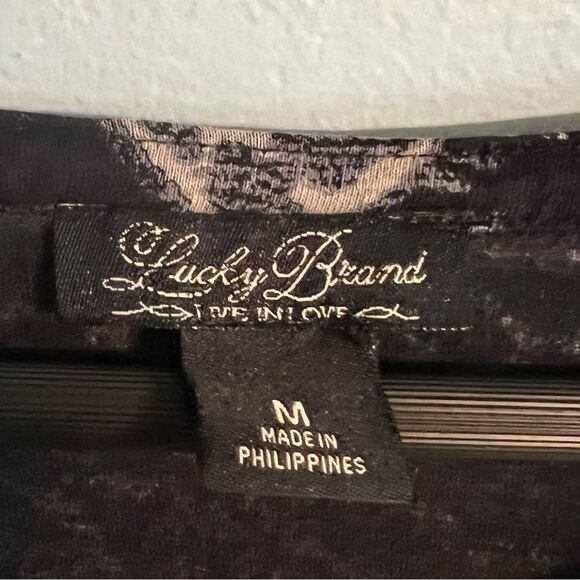 Lucky Brand Printed Top Ladies Size Medium Color: Black Multi // Soft! - Picture 11 of 15